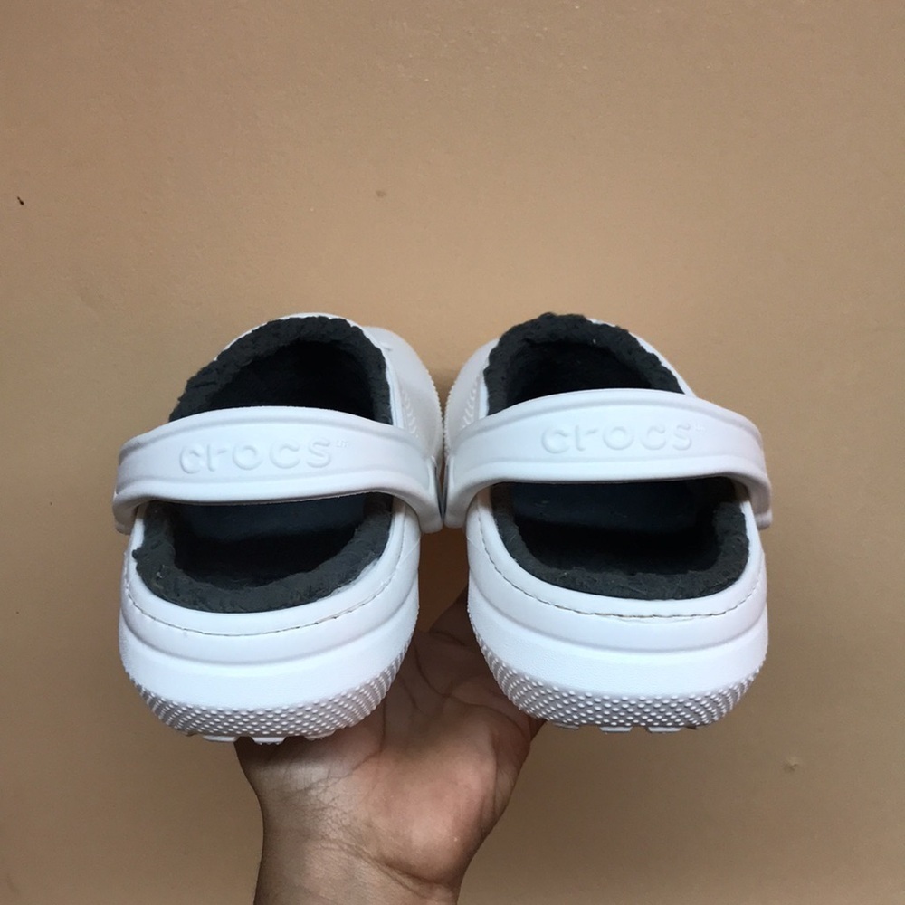 Crocs Classic White Faux Fur Interior - Picture 5 of 17